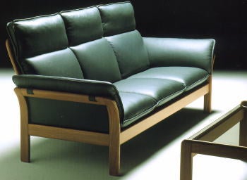 エルポ 高級ウッドソファー 木工加工が秀逸