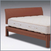 茶色の本皮製ベッド