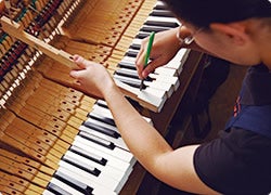 当社基準をクリアした高品質な中古ピアノだけを展示しています