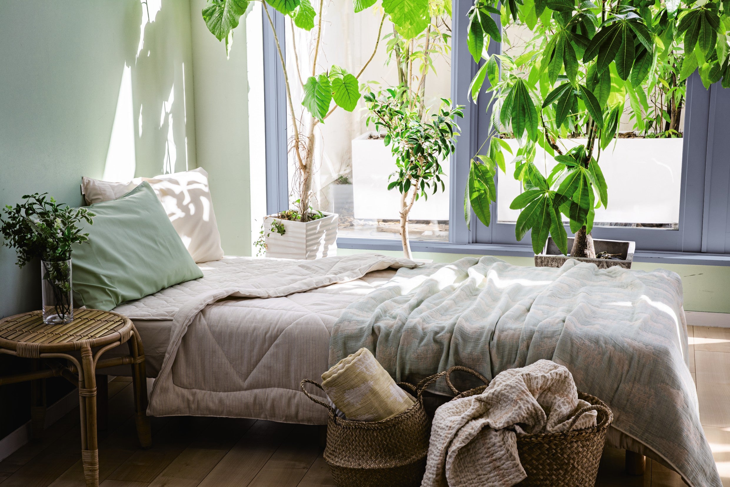 心地よい自然の恵み。天然繊維「麻」を使った夏の寝具