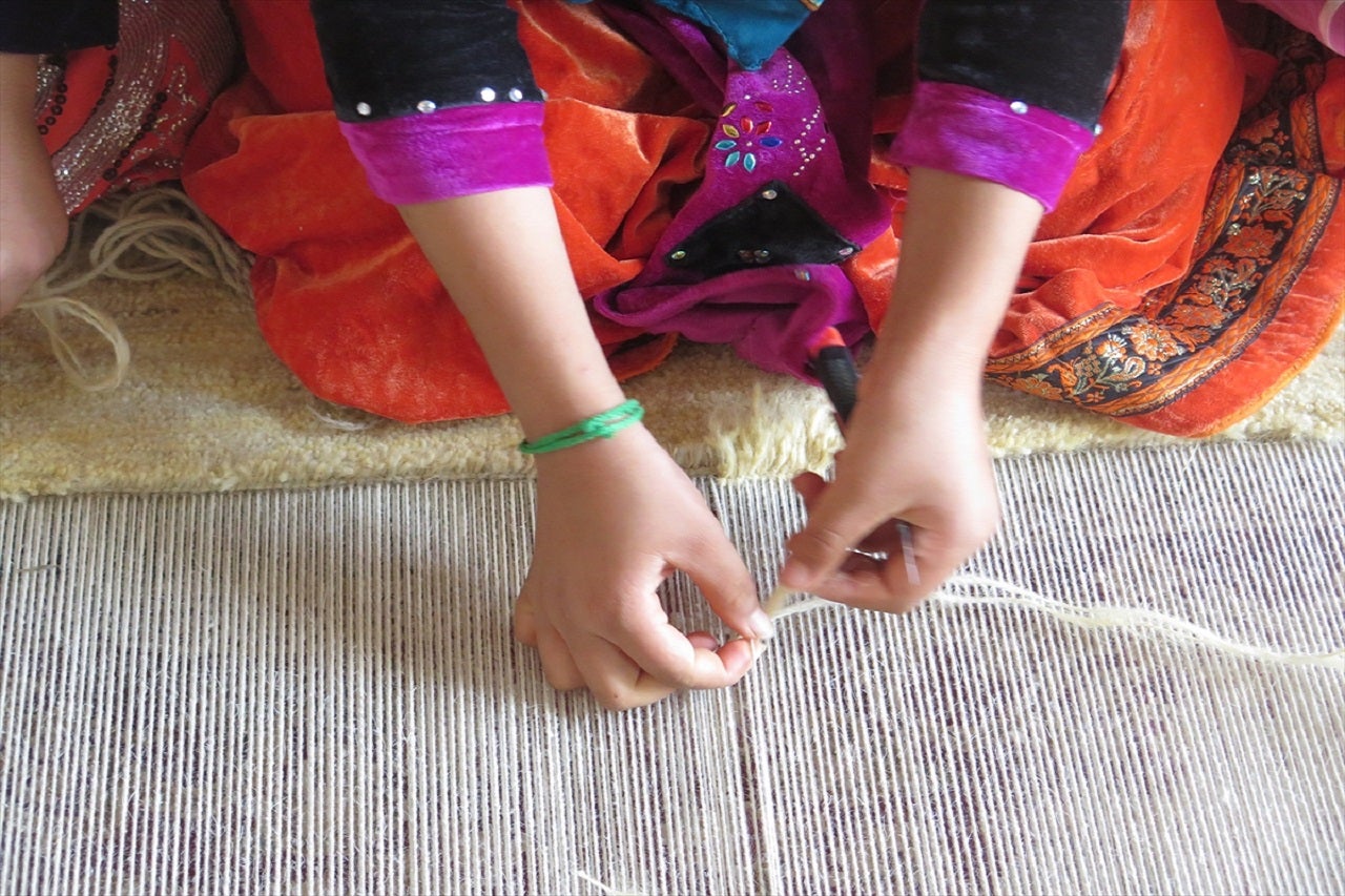 手織り絨毯　ギャッベの魅力
