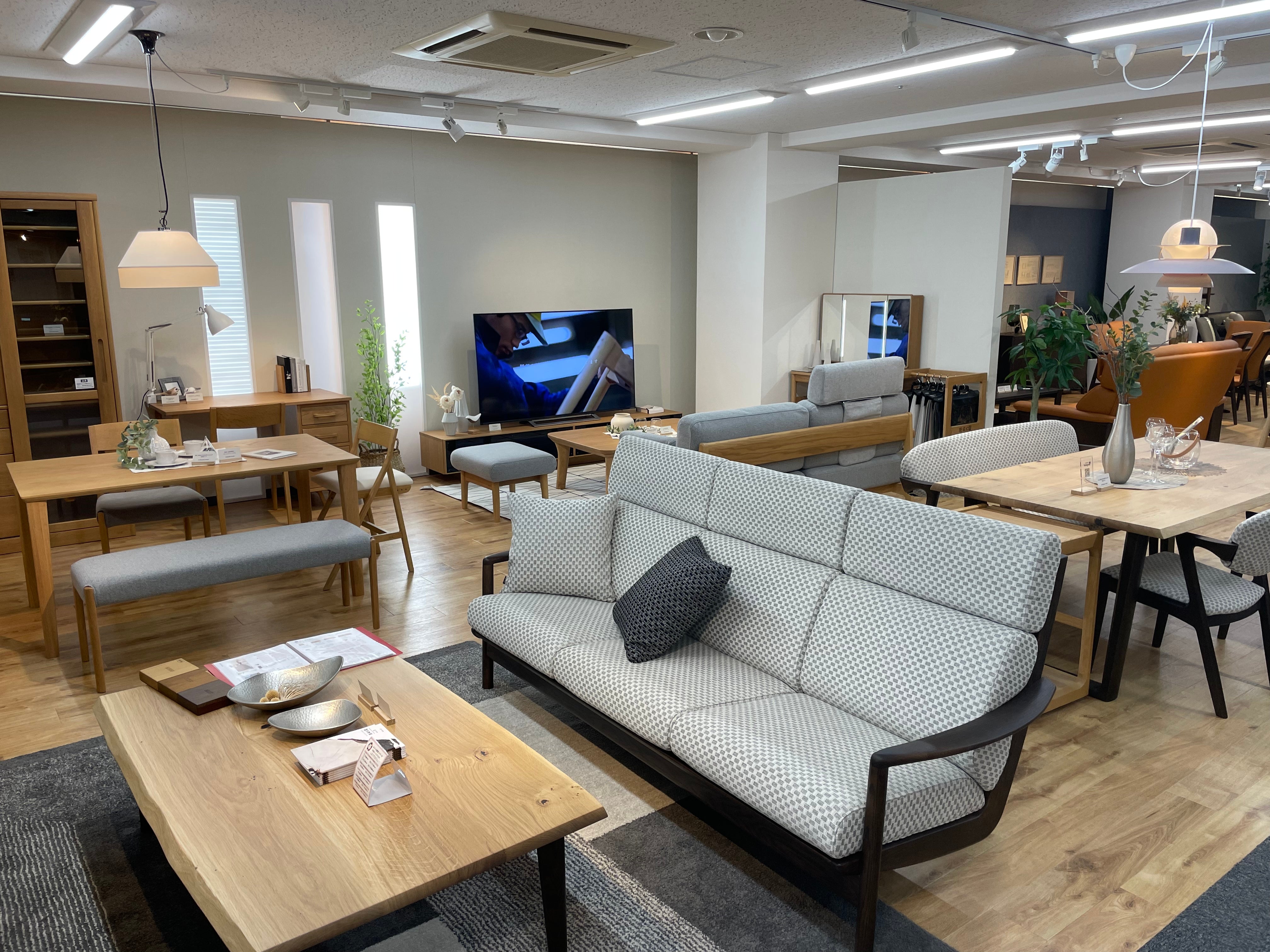 木部色×シート色がカスタマイズ可能