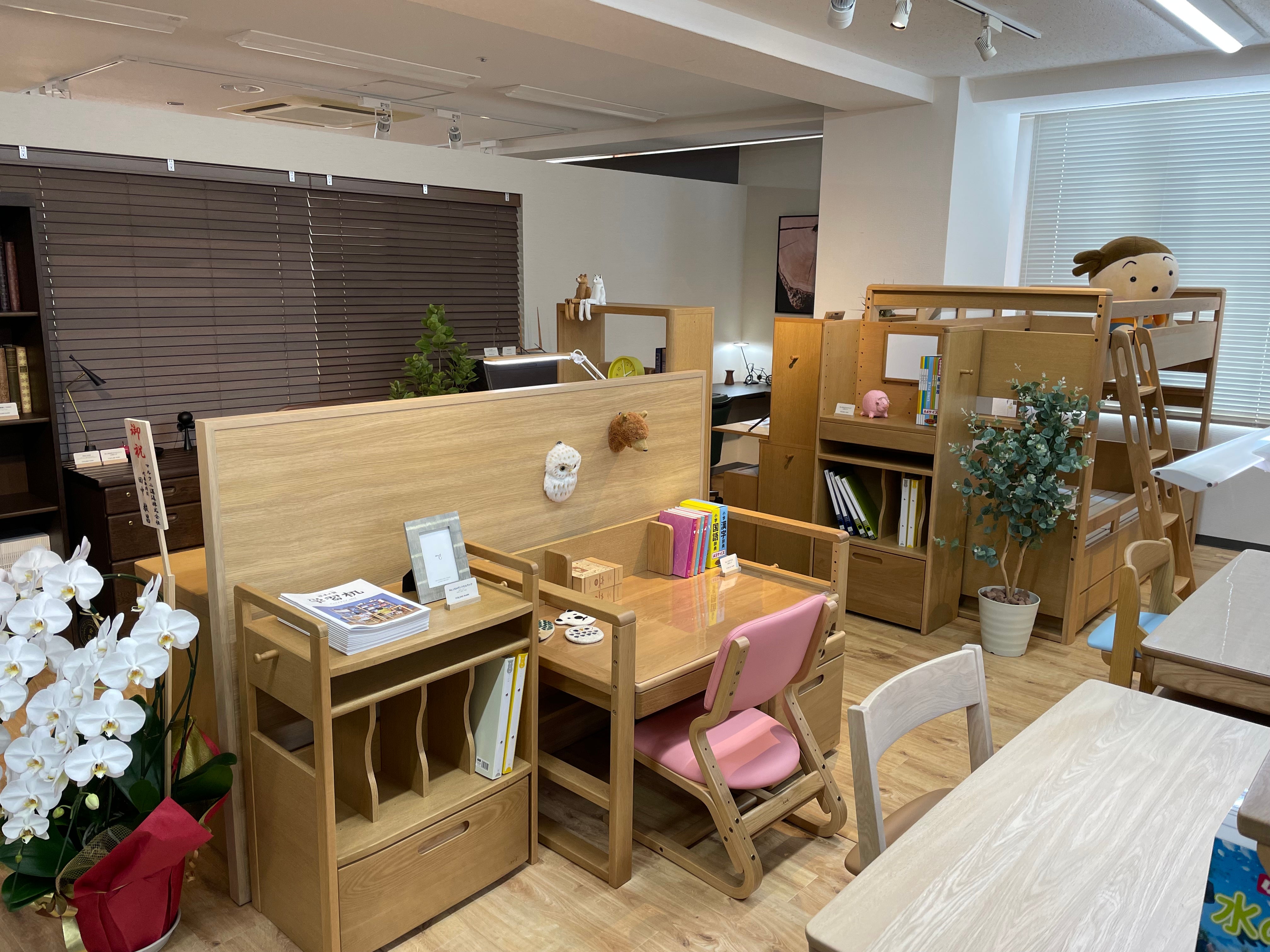 大人になるまでずっと使えるデスク