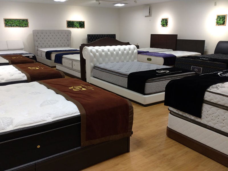 多数の有名メーカーのベッドも沢山展示しています！
