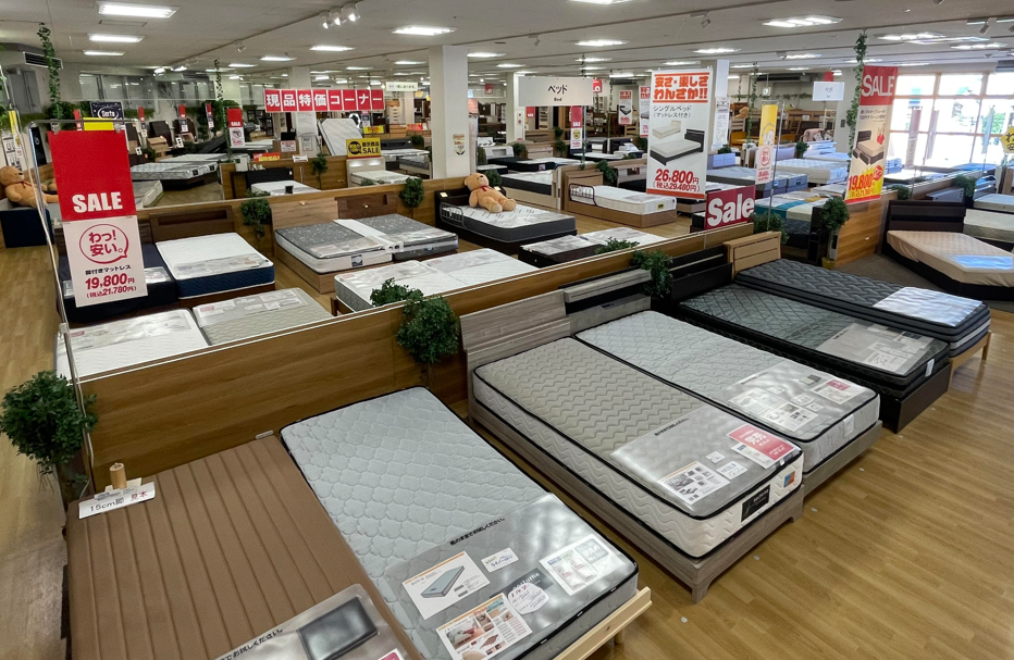 ベッドの展示台数は100台以上！