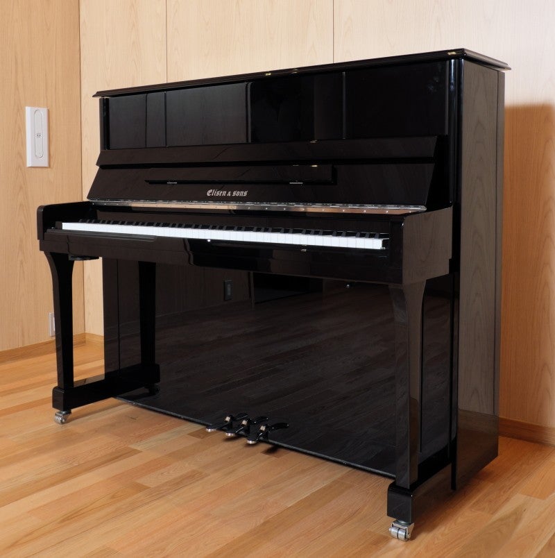 限定5台
新品ピアノ
販売価格300,000円（税込330,000円）

