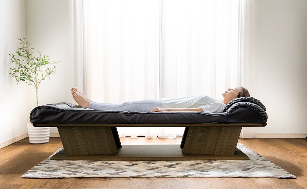 自宅で寝ながらゆったり全身治療
フランスベツドが開発した
ベッド型マッサージ器【ラミダス】