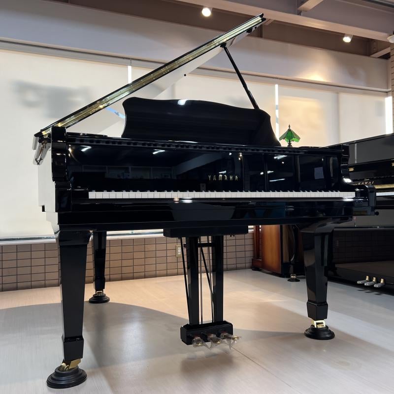 ヤマハ、カワイなど国産メーカーの中古＆新品グランドピアノも現品限りの大特価！