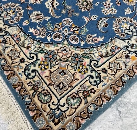 イラン製　ペルシャ絨毯（ナイン）
【魅力的な商品】

