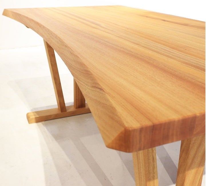 国産材楠のテーブル