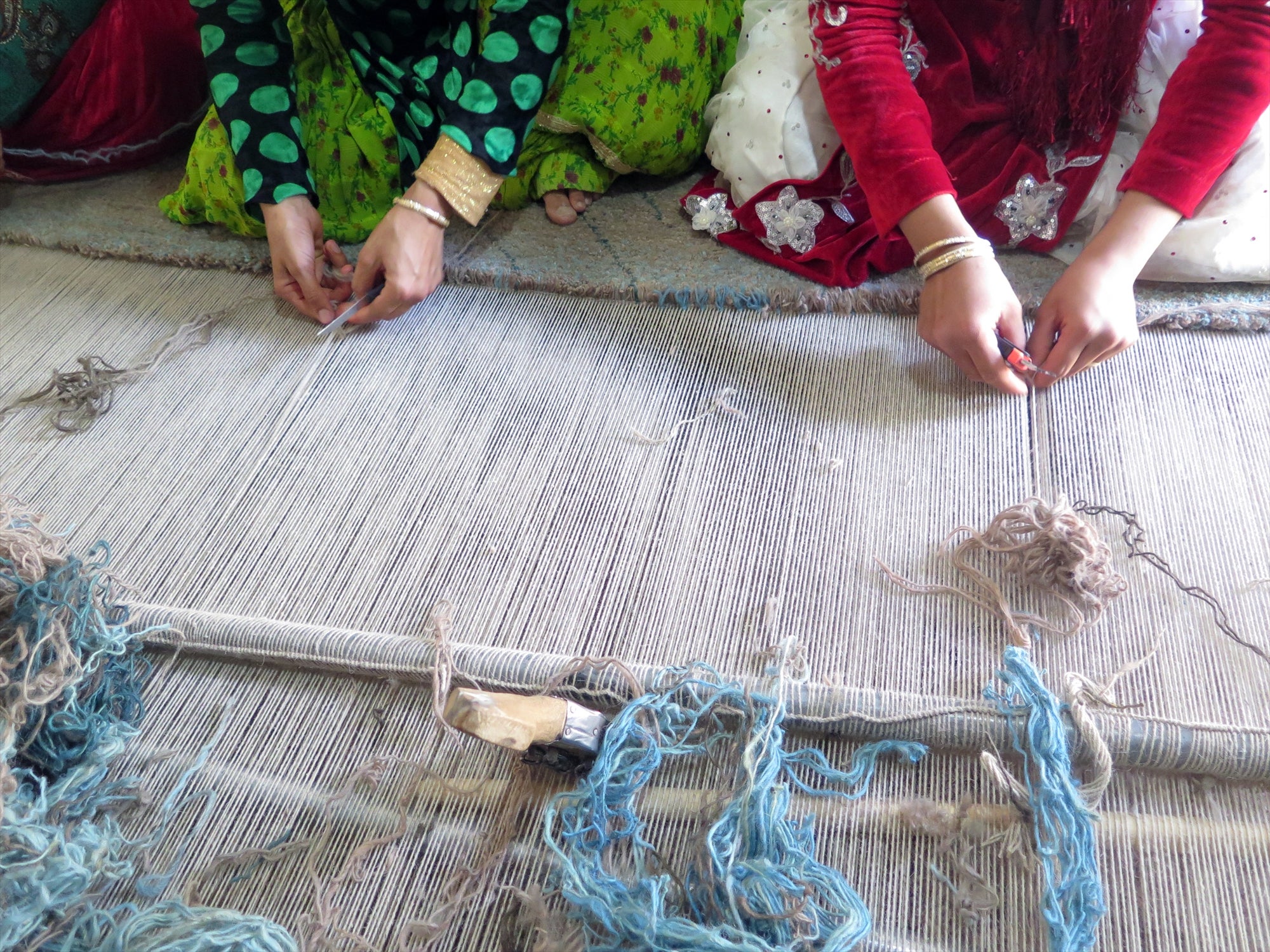 イランの遊牧民「カシュガイ族」が手織した本物のギャベだけを取り扱っています