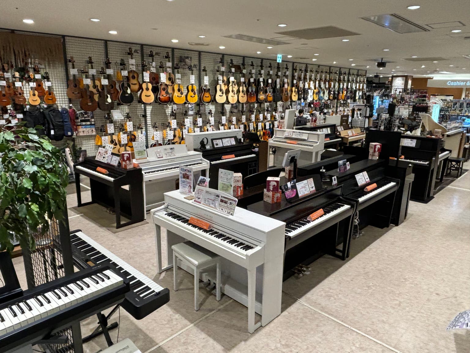 豊富な展示台数を誇る二子玉川店で、専門スタッフによる安心納得のピアノ選びをご提案！