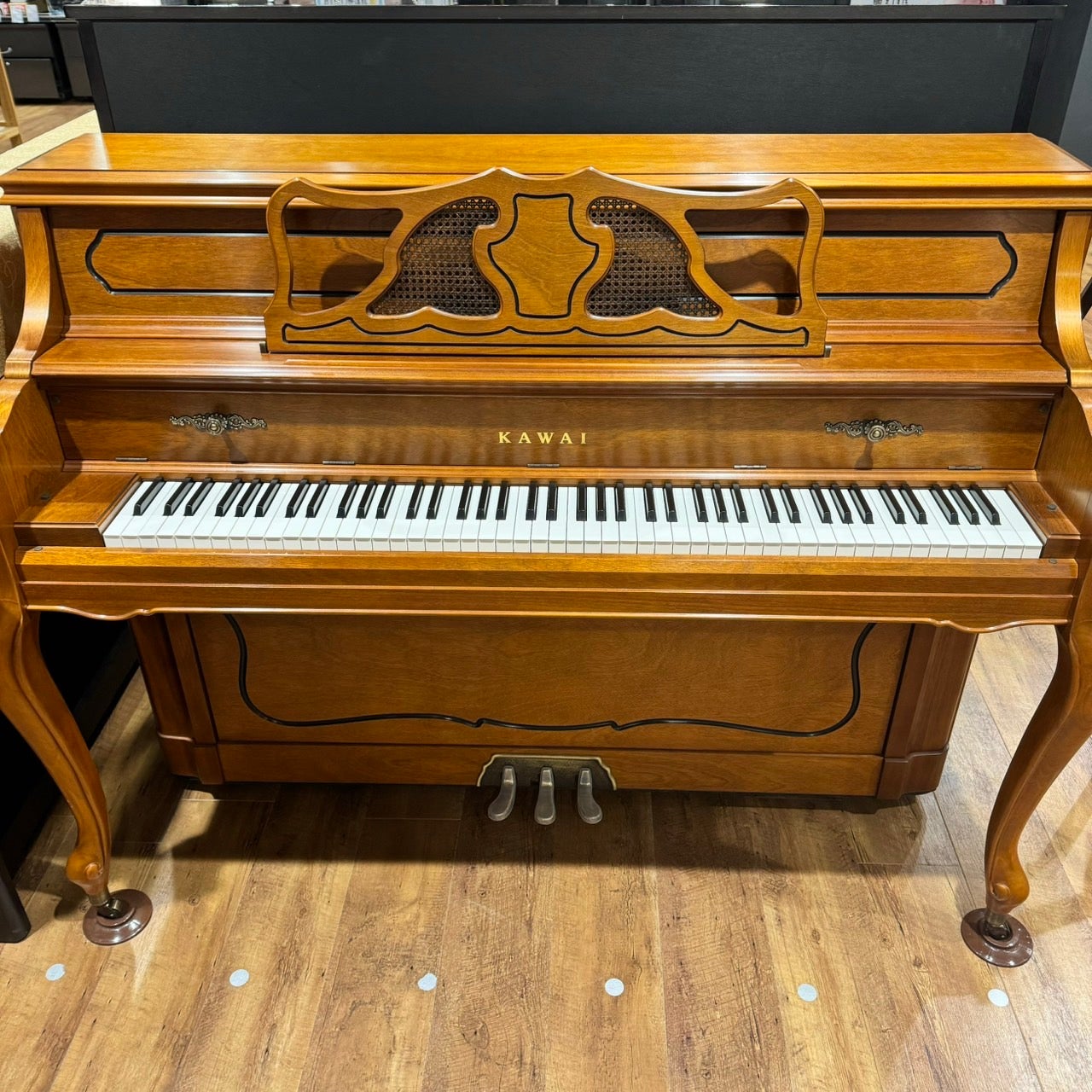 KAWAI　C-880FRG　
展示条件特別特価　(詳しい内容は担当：竹内まで)