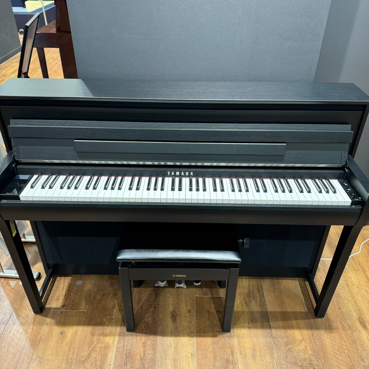 YAMAHA CLP-785　※展示特別価格
￥371,250（税込）