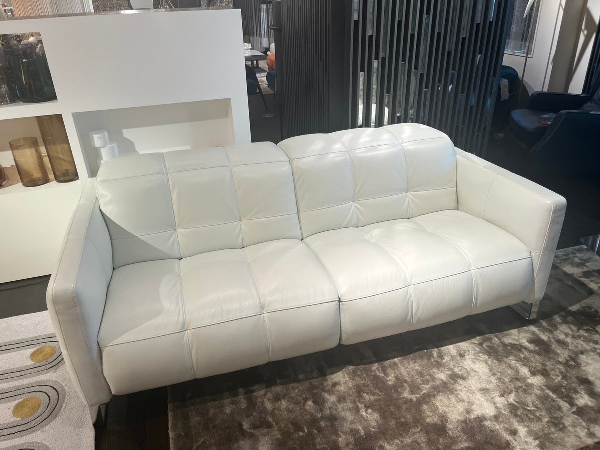 2人掛け電動ソファ 　
1,421,200円（税込）
40％OFF➡852,720円（税込）
