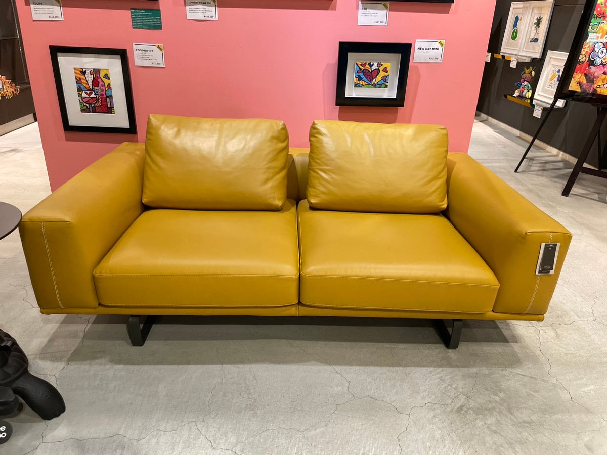 2人掛けソファ　
1,156,100円（税込）
40％OFF➡693,660円（税込）