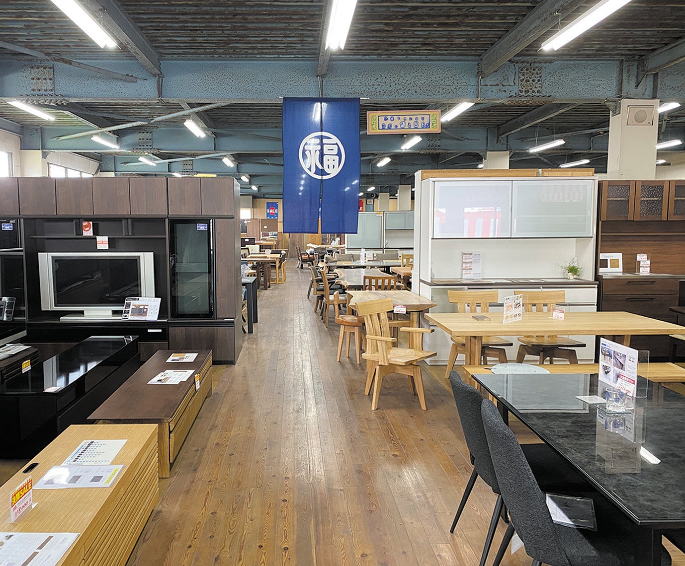 展示台数は数百点！