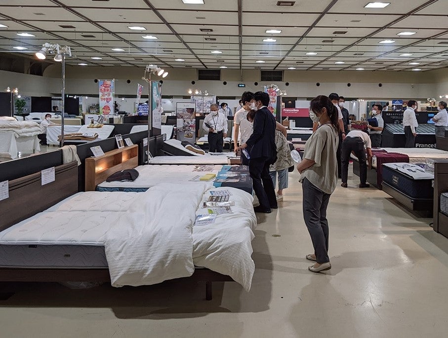 会場だけの超お買い得品も多数！
ベッド・ソファ・羽毛ふとんを工場フェア特別価格で！