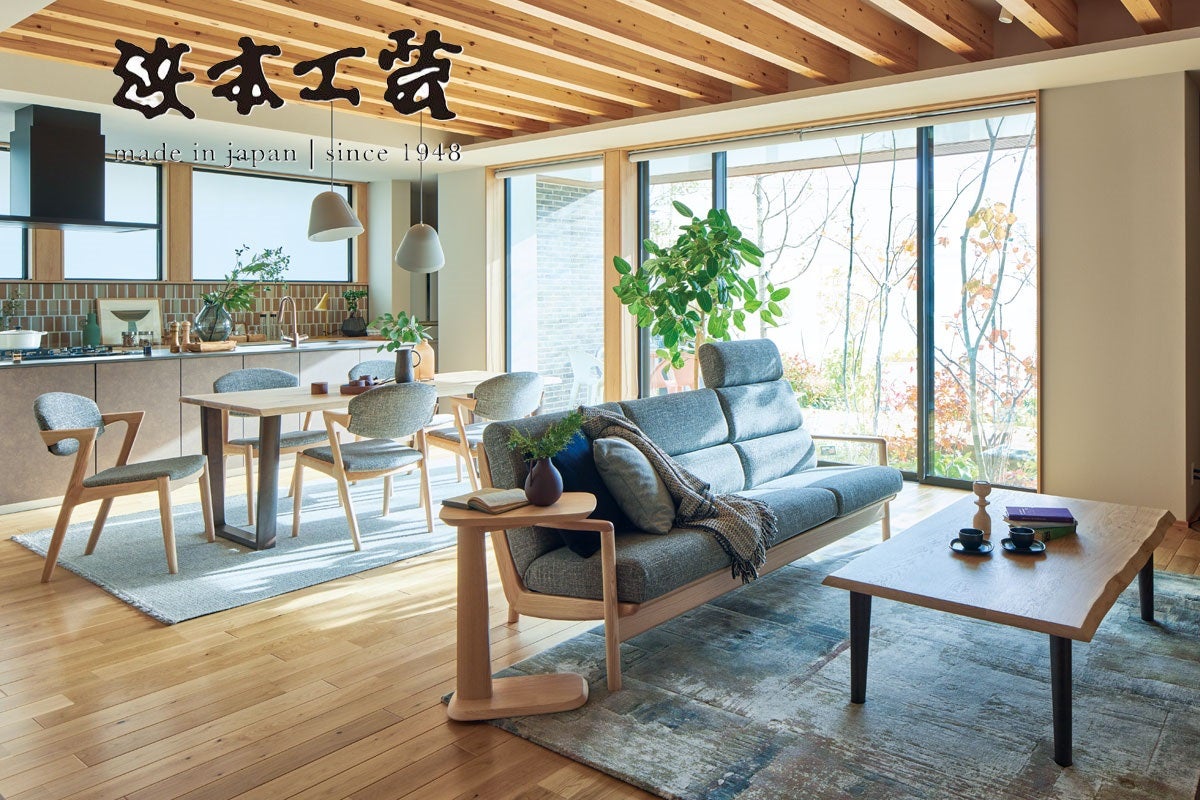< 浜本工芸>
一つひとつに込めた思い。
続けてきた<本物の家具づくり>