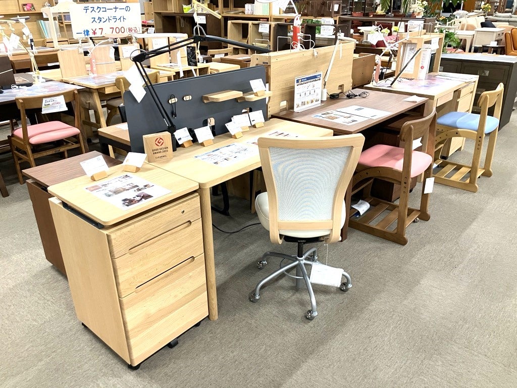 学習デスクは年間を通して展示があります。