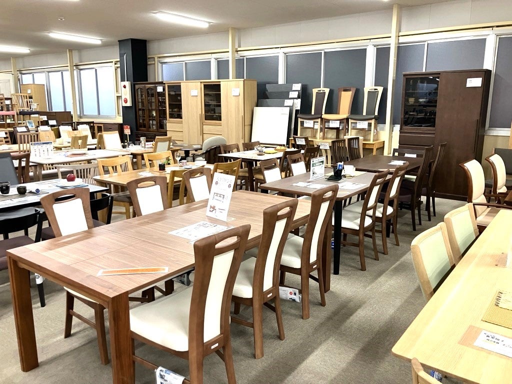 豊富な品揃え！ダイニングチェアは単品もあります。