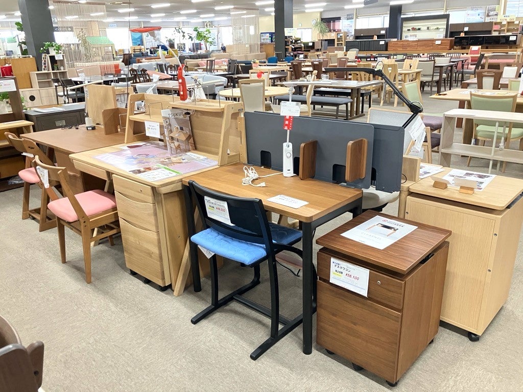 学習デスクは年間を通して展示があります。