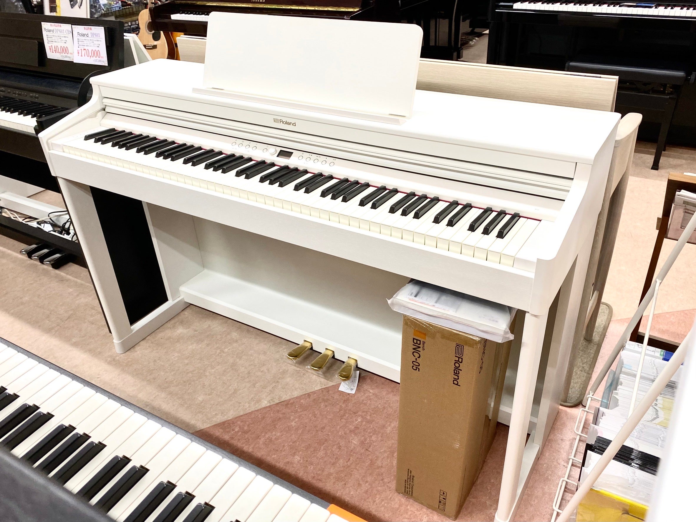 Roland / RP701 WHS B級展示品 110,000円（税込）