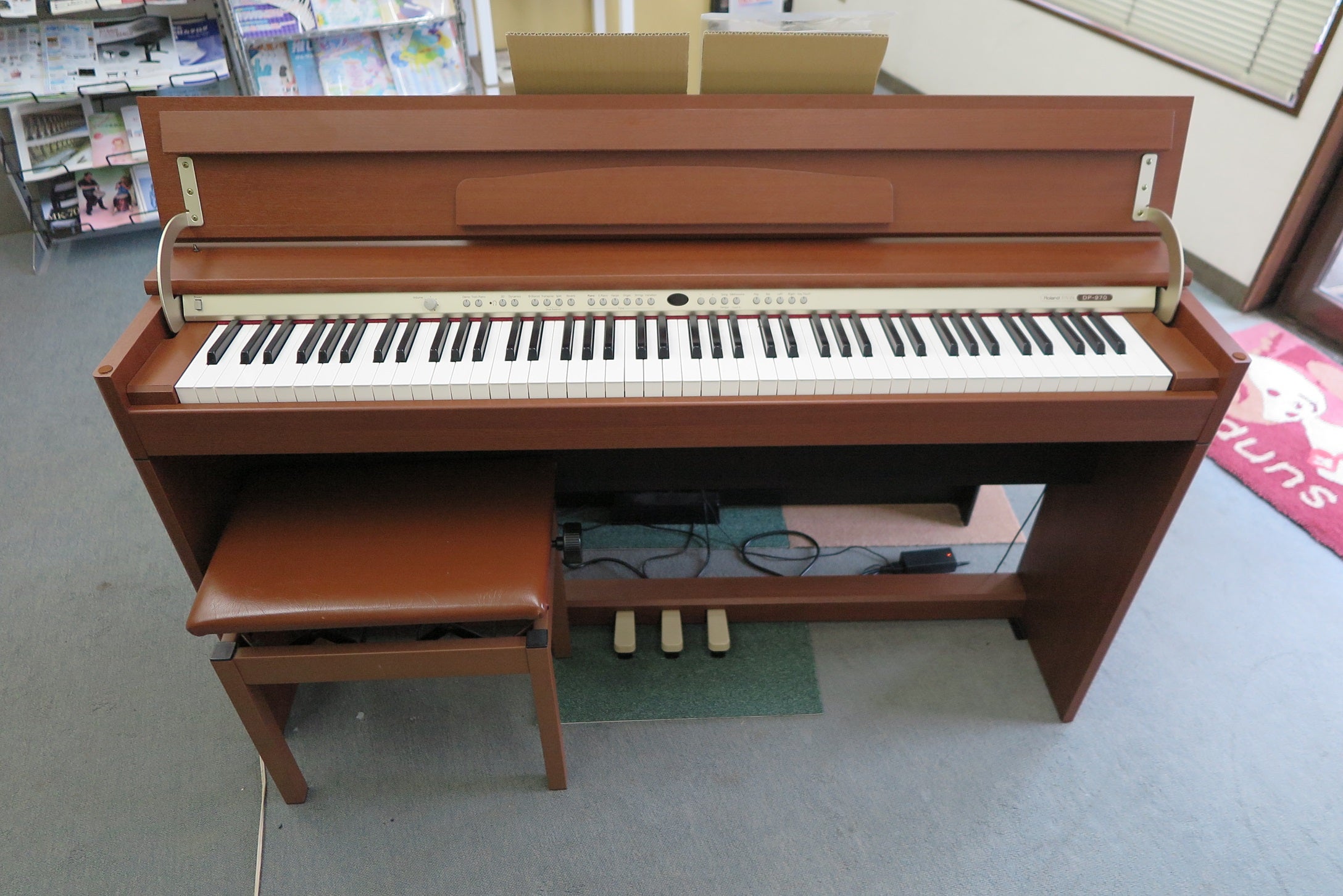 ローランド  DP990  中古特価品 　38,500円(税込)