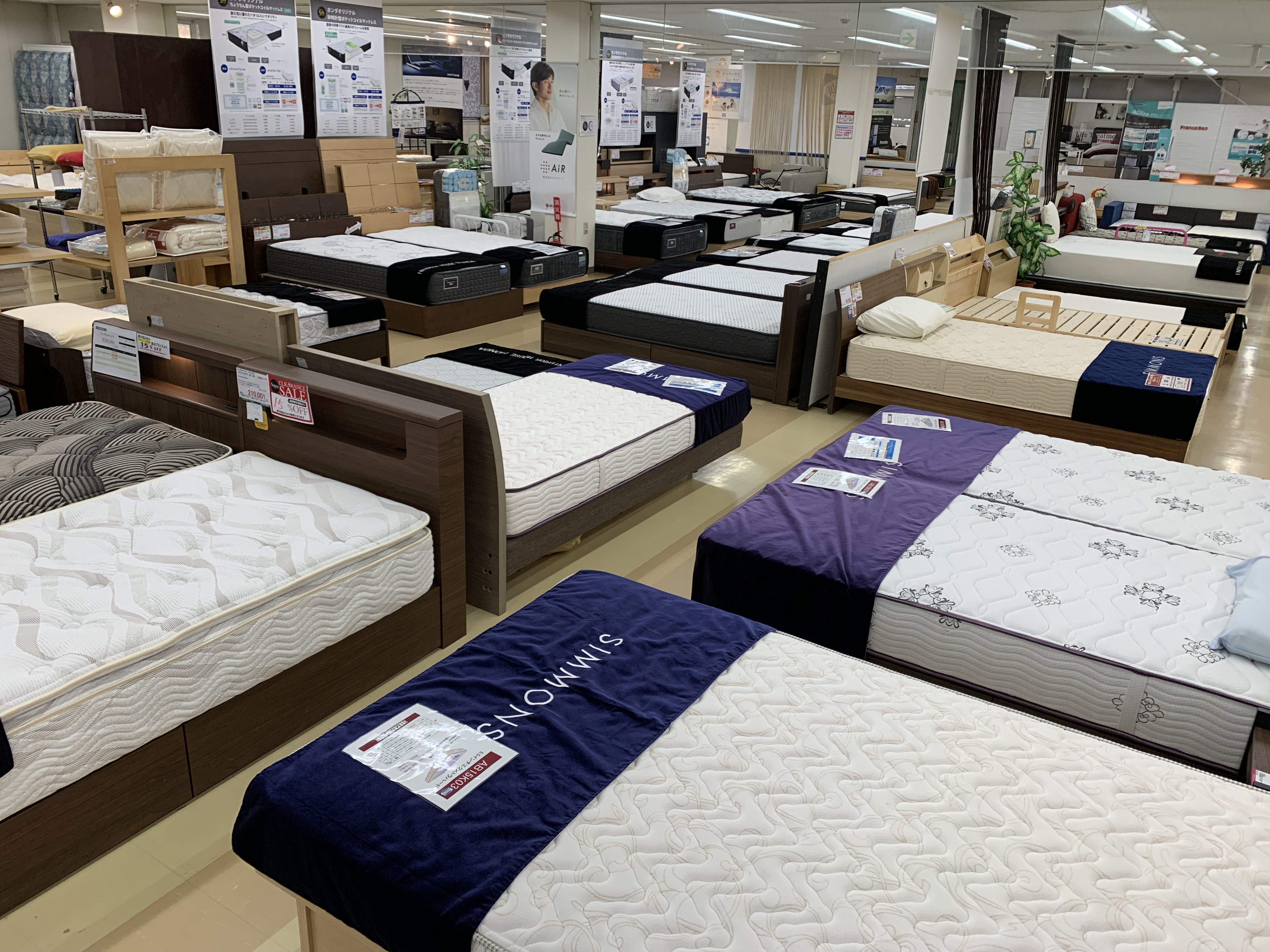ベッドのアウトレット商品を
超特価で大放出！