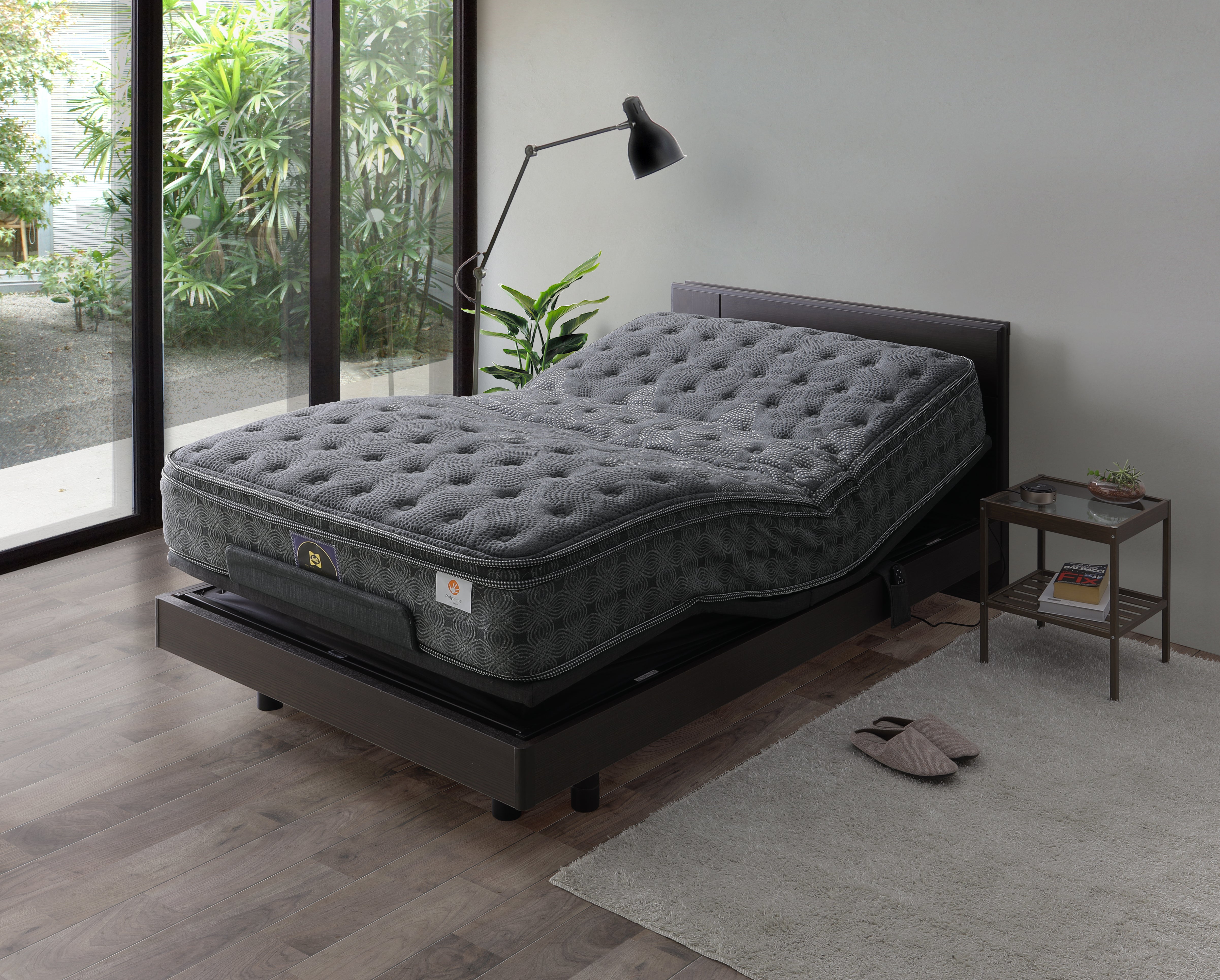 シーリーの寝心地はそのままに、電動リクライニングベッド