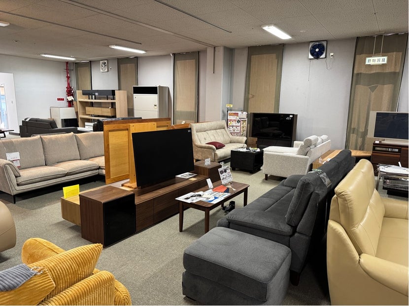 ソファやTVボードも大放出！