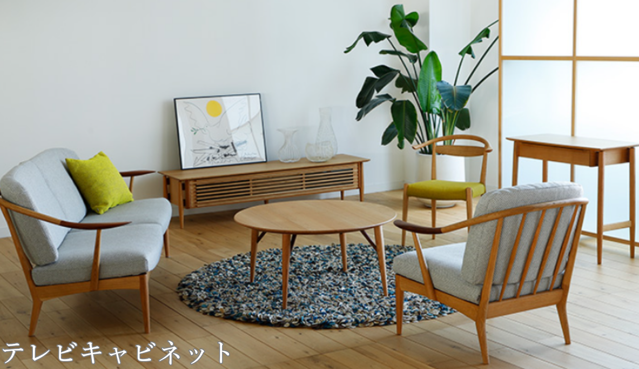 テレビキャビネット