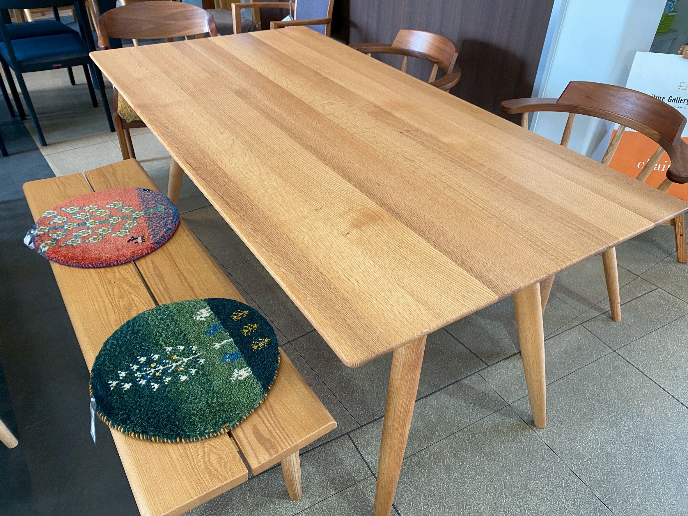 無垢材を贅沢に使用したダイニング