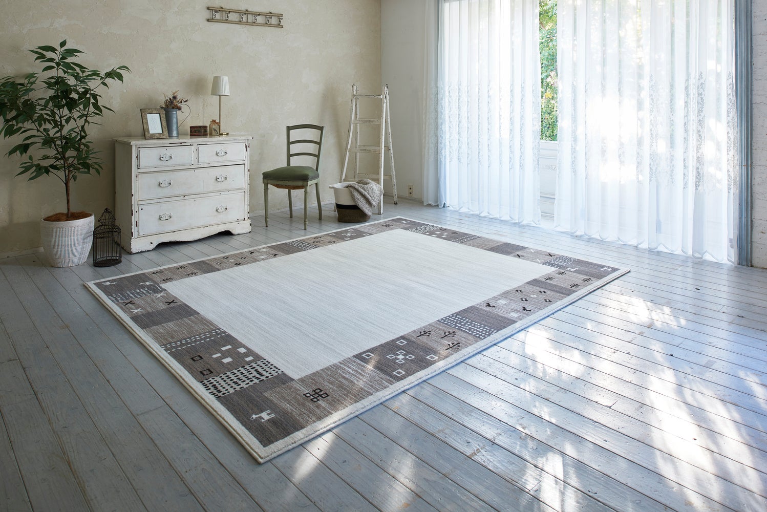 モンゴル無染色ウールラグをはじめとした輸入ウィルトンラグ