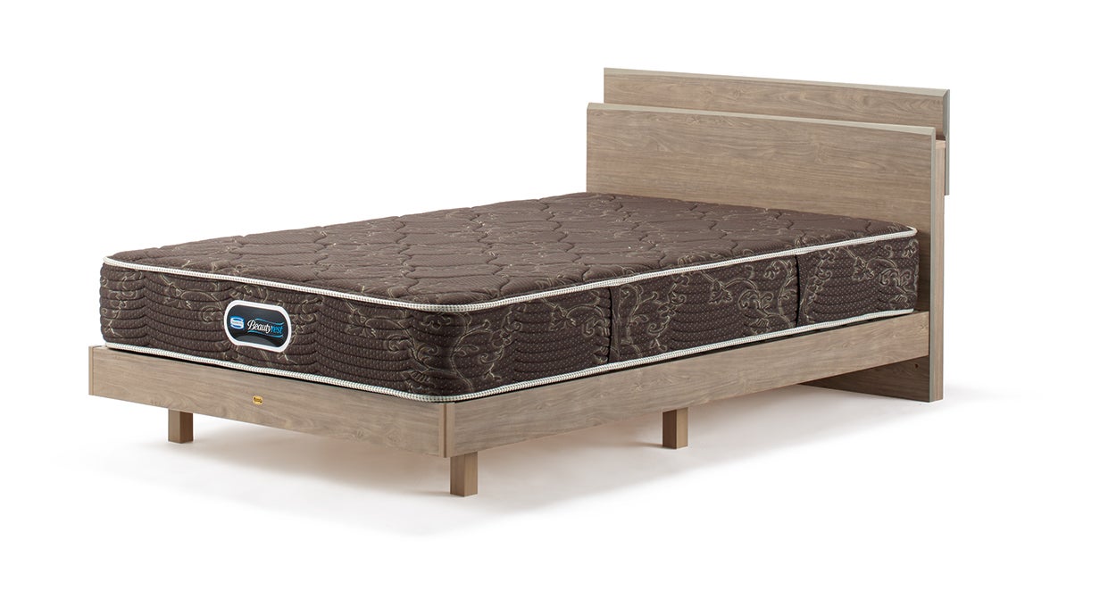 《グランゲート》
棚・コンセント付きフレームと、ホテル採用実績の高いマットレスをセットにしたお買得商品！