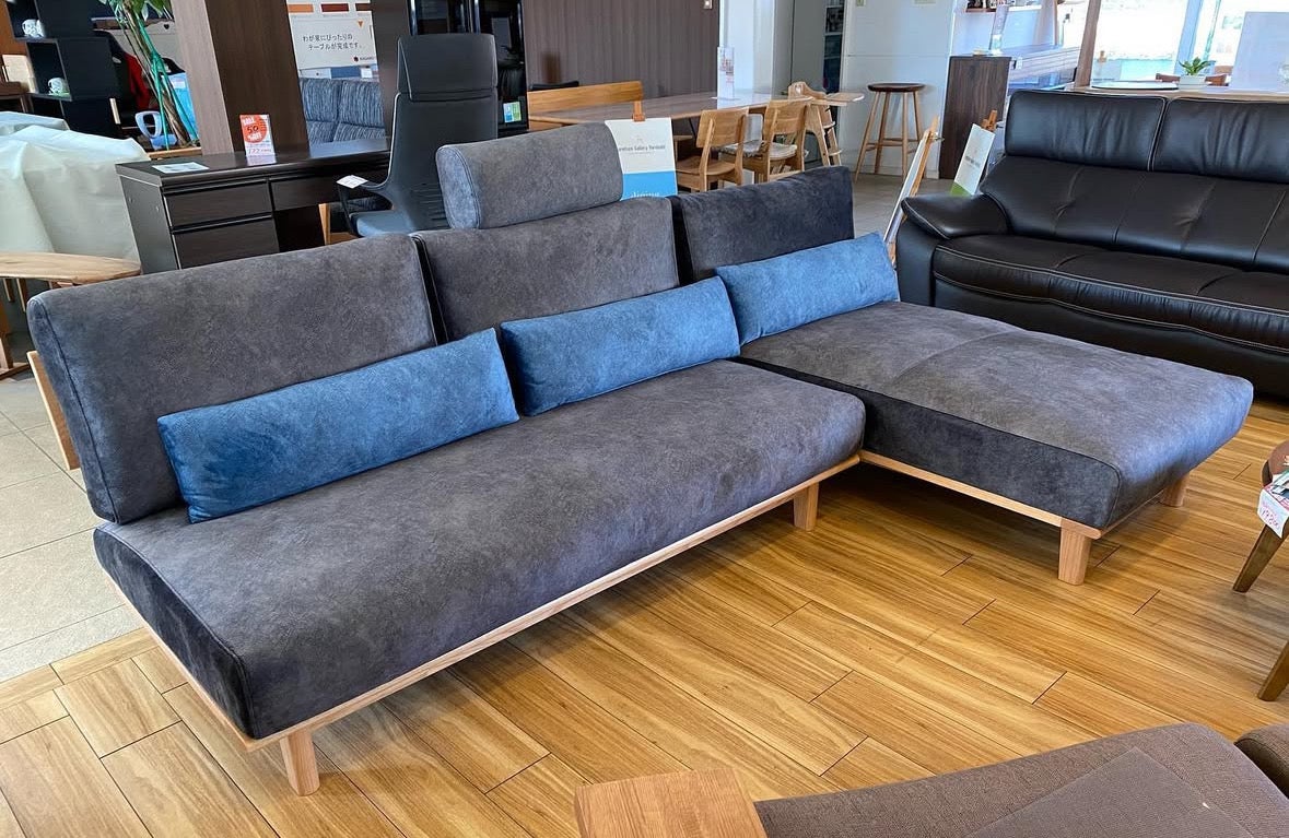 張地・木部・高さと選べるソファーが人気のナガノインテリア