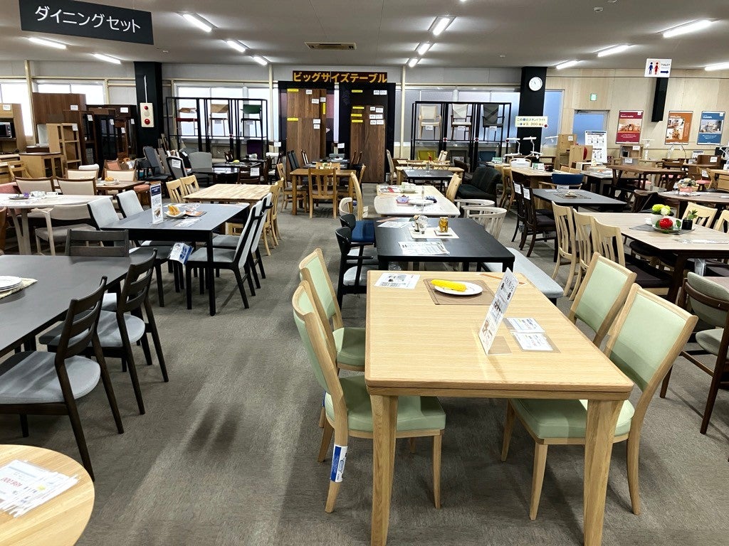 展示商品の入れ替わりが多いダイニング売場。