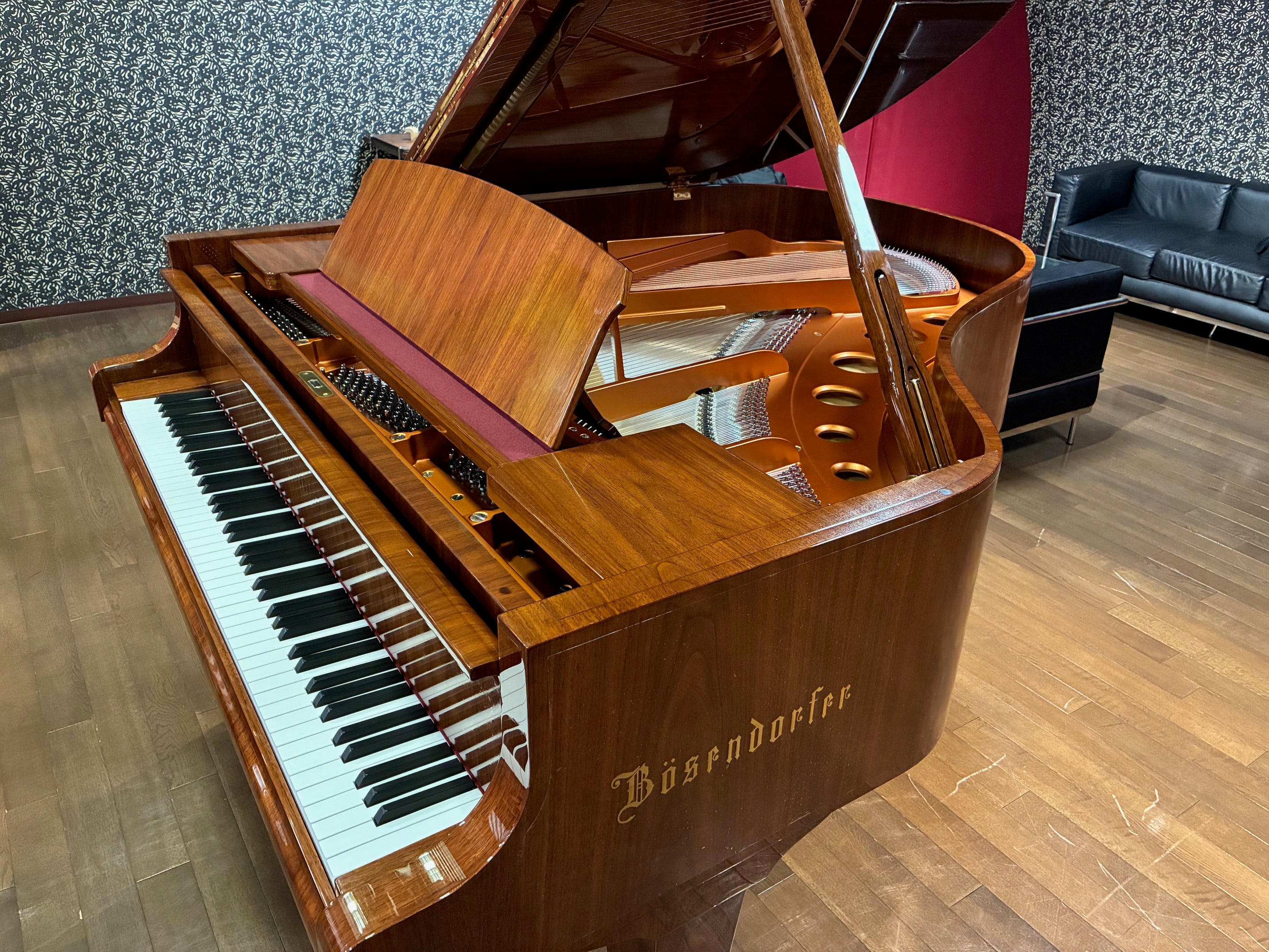 ベーゼンドルファー展示開始！
