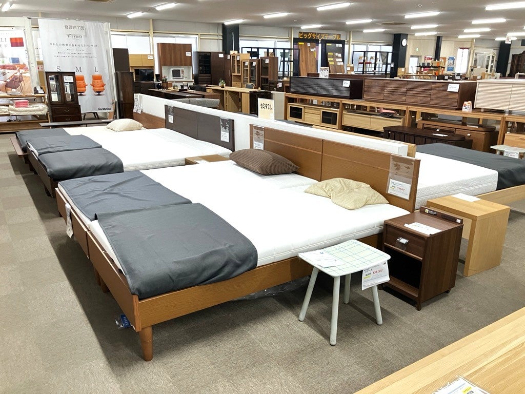 アウトレット専用モデルもあります。体感してみませんか？カリモクのベッド。