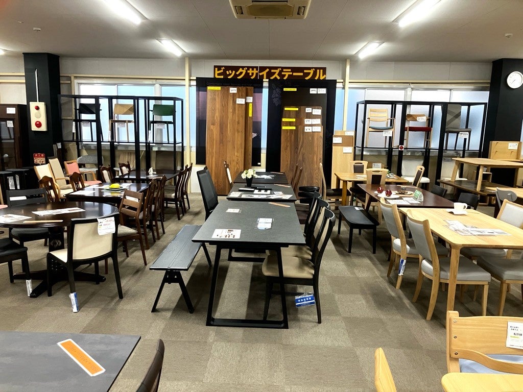 展示商品の入れ替わりが多いダイニング売場。