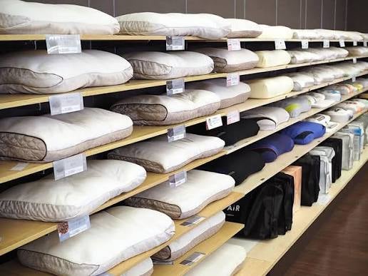専門店で大人気！
西川の『快眠まくら』
各種お試しできます。