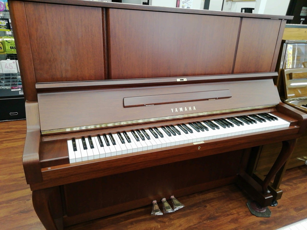 ヤマハ人気の木目調ピアノ
YAMAHA W106㊥
￥547,800(税込)