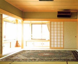 和室とペルシャ絨毯